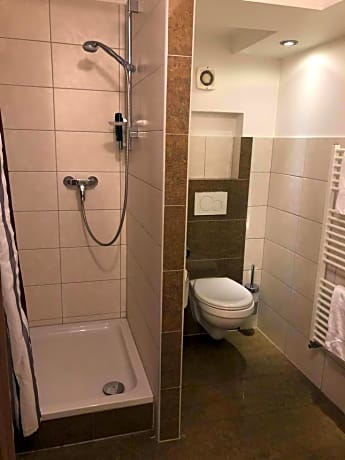 Comfort Triple Room with Shower