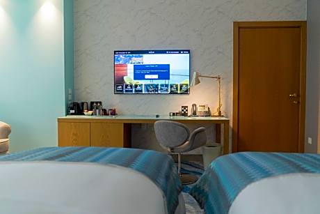 Premium Superior Twin Room with Symphony Lounge Access