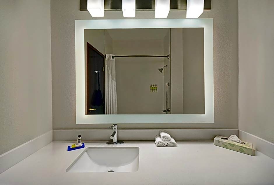 Holiday Inn Express Marshall By IHG