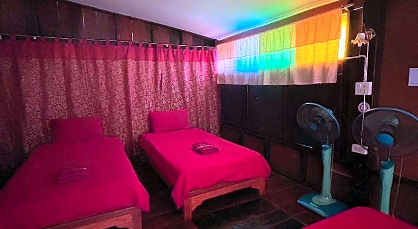 Baan Are Gong Riverside Homestay