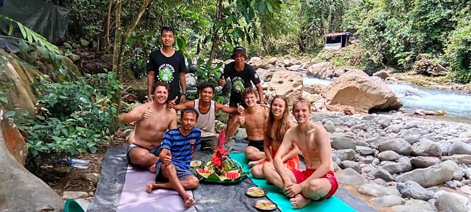 Gino's Place - Guest House & Jungle Trekking
