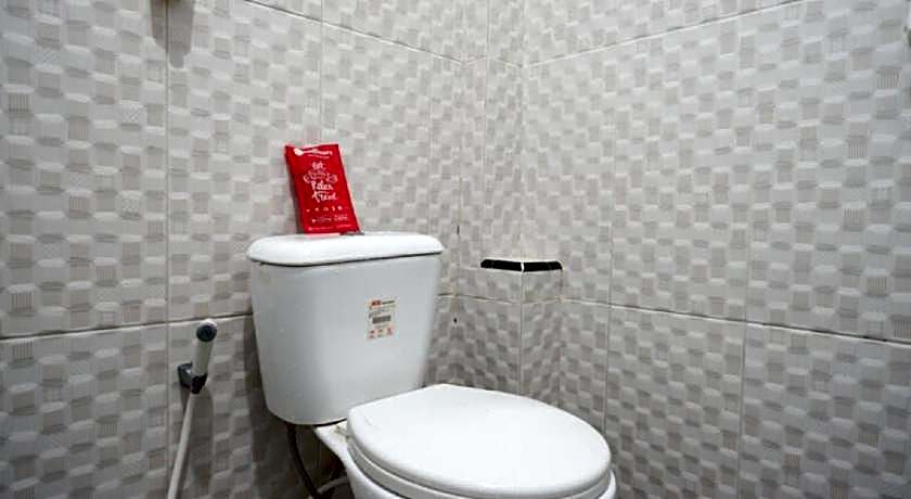 RedDoorz Syariah near Kawasan Sam Poo Kong 2