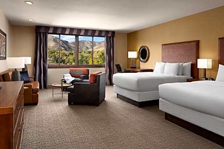 Deluxe Queen Room with Two Queen Beds