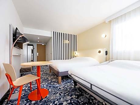 Pop Double Room with Double Sofa Bed