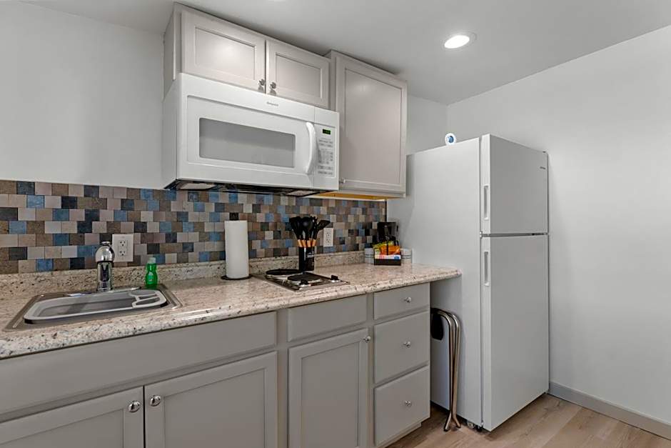Extended Stay Gun Barrel City