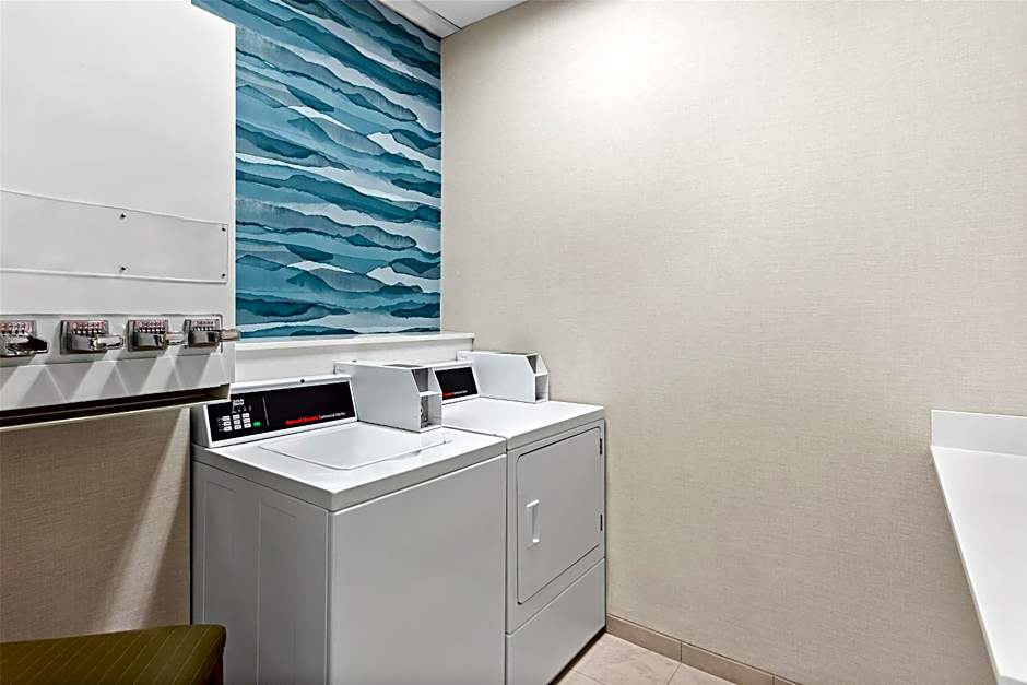 Hampton Inn By Hilton & Suites Bolingbrook, Il