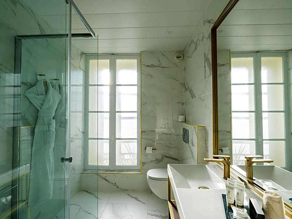 Aigle Noir Fontainebleau MGallery