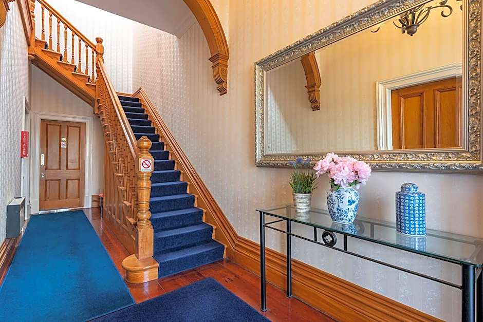 Apollo Lodge - Free Parking