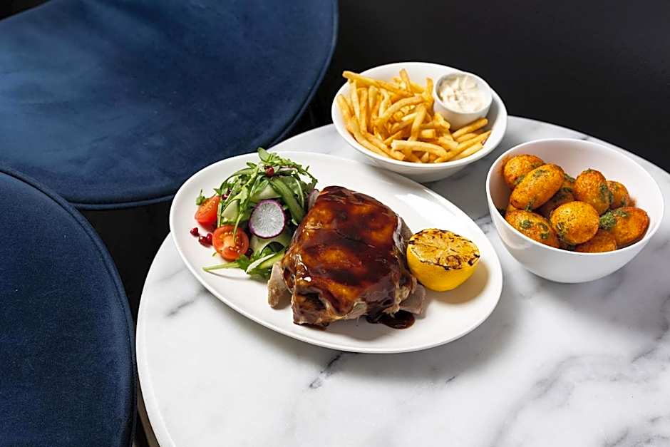 Crowne Plaza Canberra By IHG