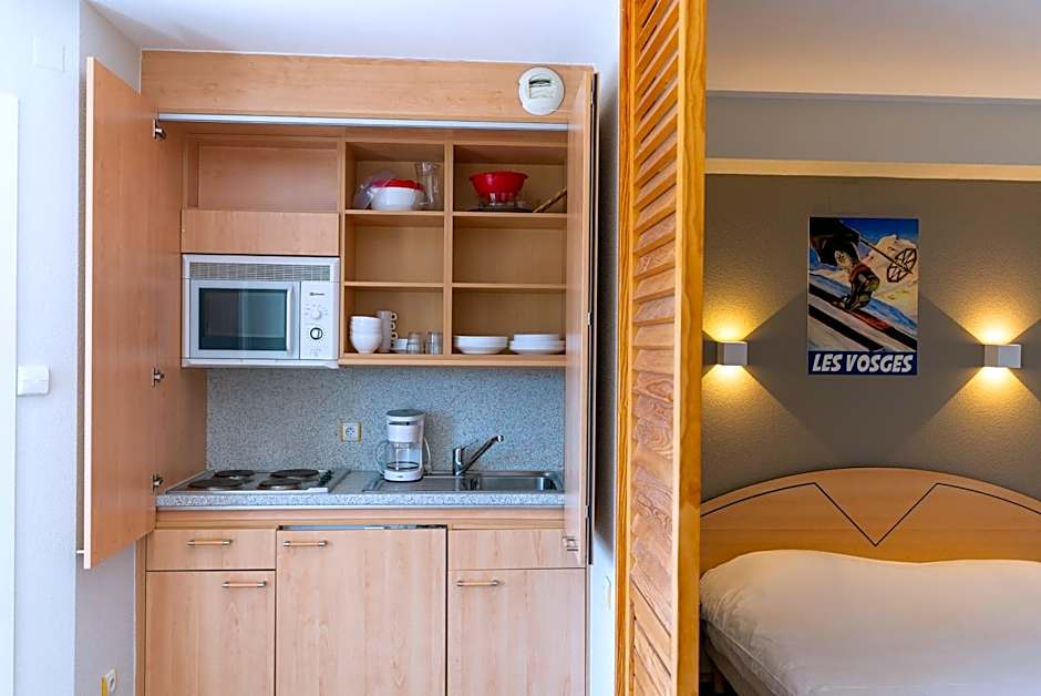 Photo 1 of 5 of 1 Bedroom Apartment