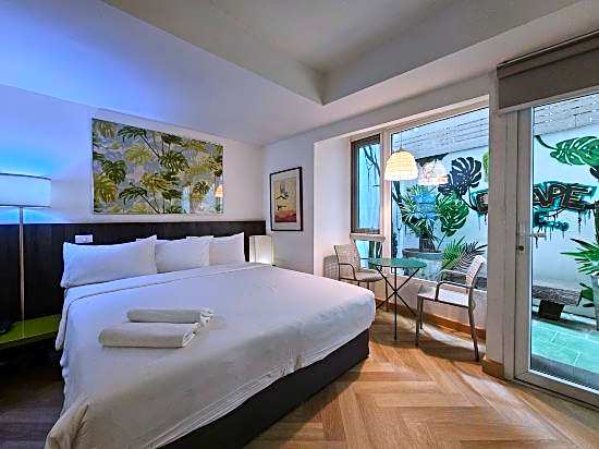 Somewhere to Escape - Hometel