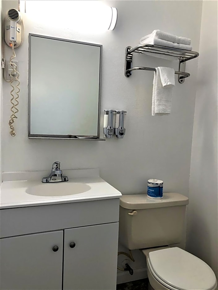 Blue Coast Inn & Suites
