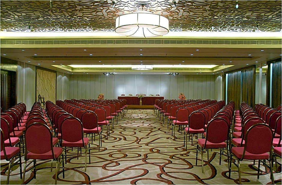 Vivanta Vijayawada, MG Road