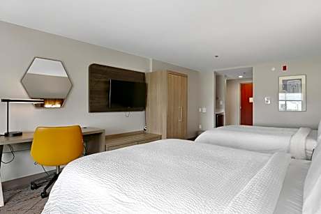 Standard Queen Room with Two Queen Beds