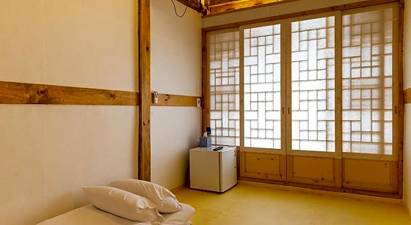 Gaeunchae Hanok Guesthouse Jeonju
