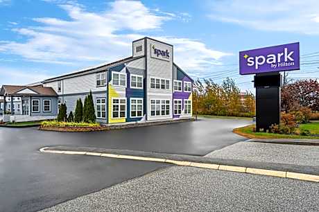 Spark by Hilton Portland Airport Maine Mall