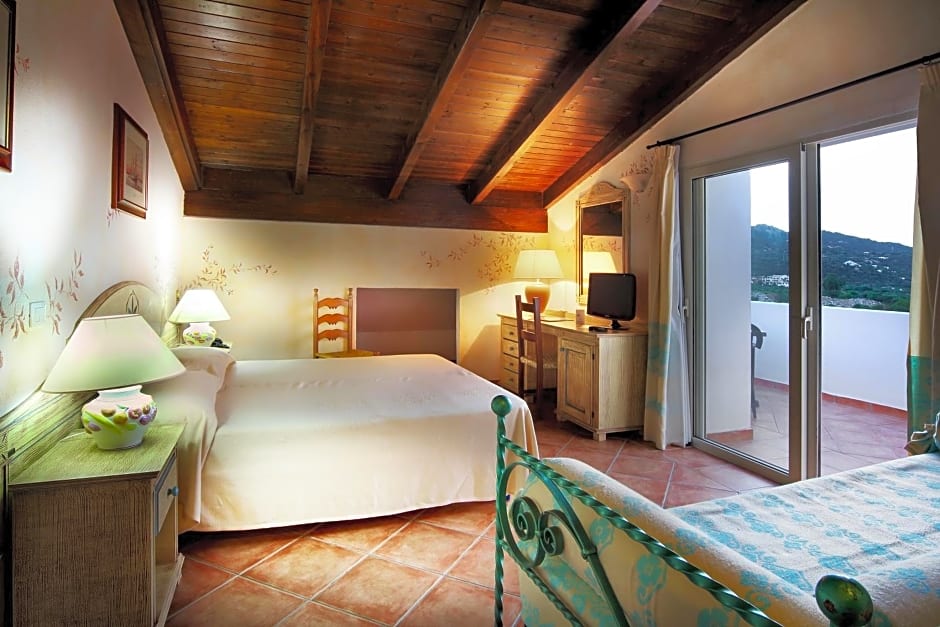 Colonna Beach Hotel