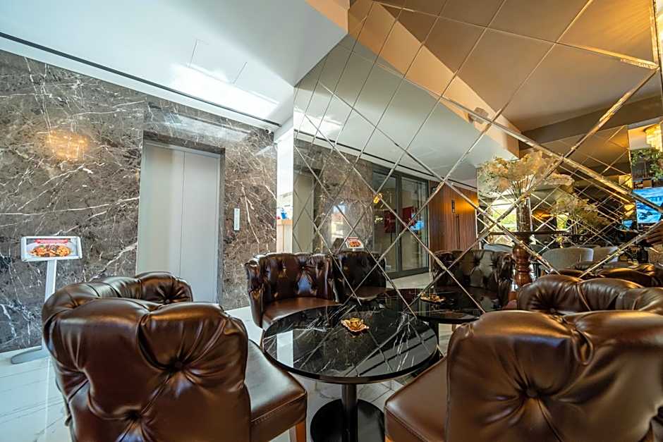 Sky Roof Hotel