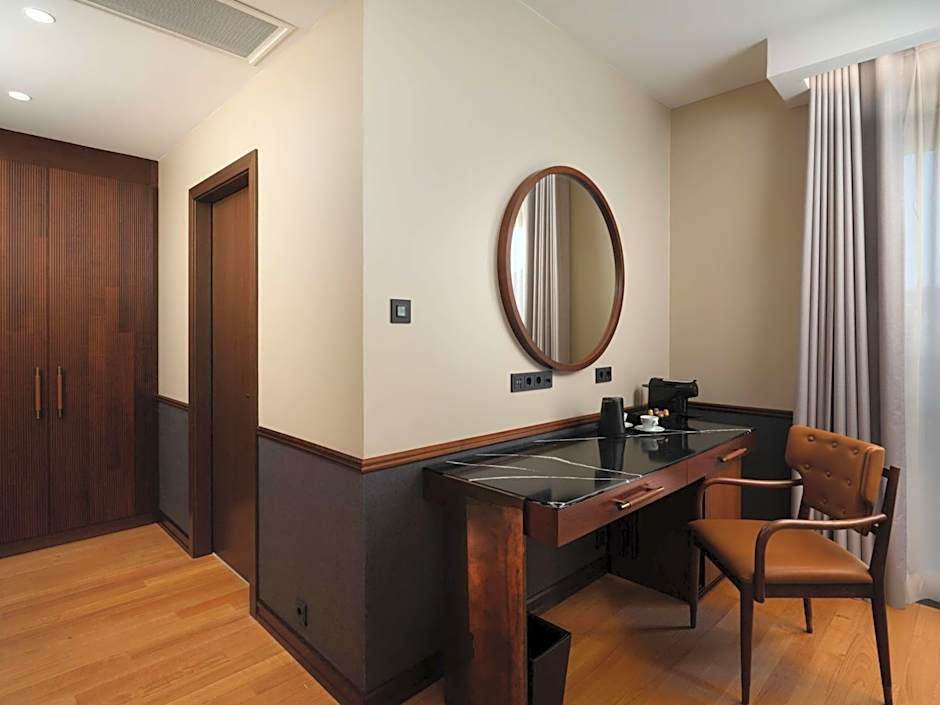 Iceland Parliament Hotel, Curio Collection by Hilton