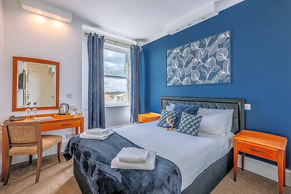 Muthu Westcliff Hotel (Near London Southend Airport)