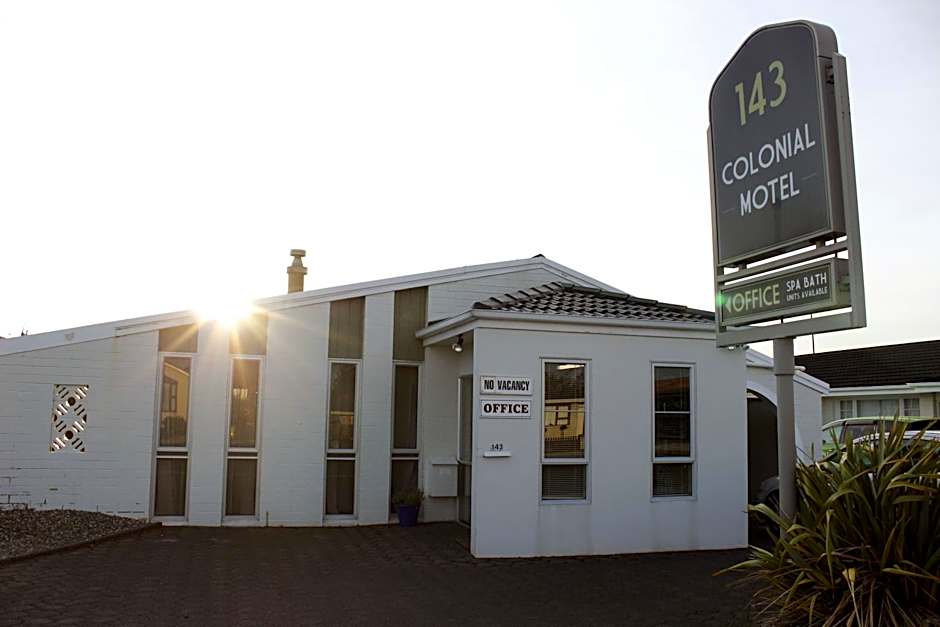 Colonial Motel