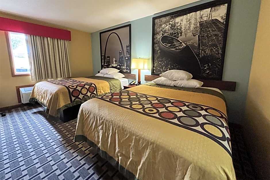 Super 8 by Wyndham Staunton