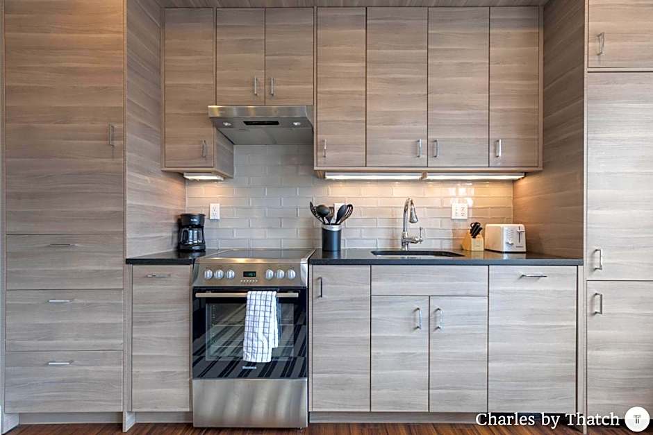 J Miller Flats by Thatch