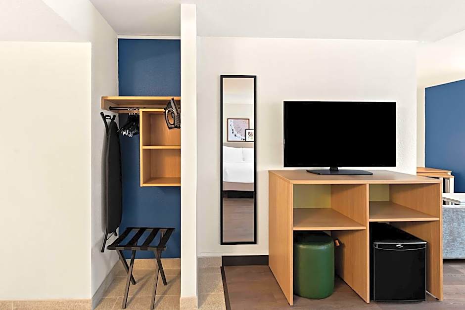 Spark by Hilton Wichita East