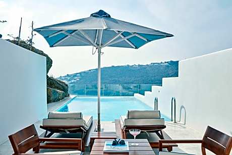 True Blue Double Room with Private Pool