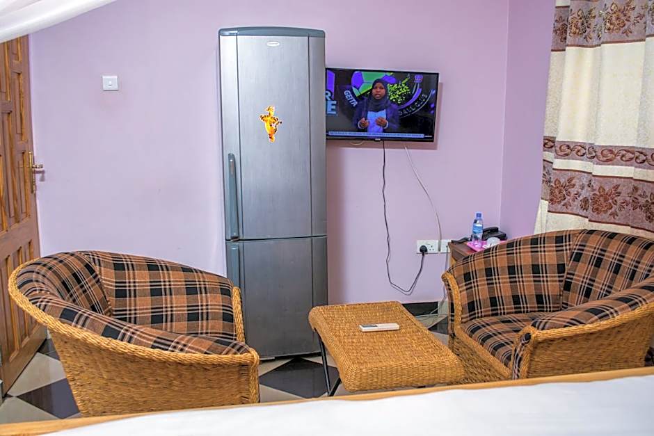 Mzunguu Safari Lodge