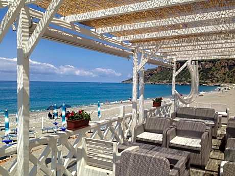 Three-Bedroom Apartment with Ocean View