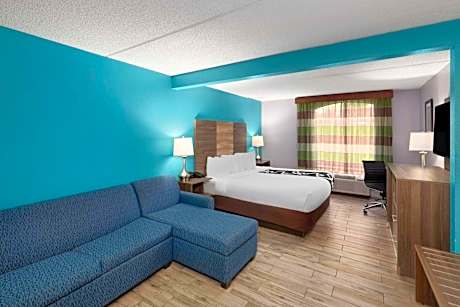 King Room with Sofa Bed - Non-Smoking