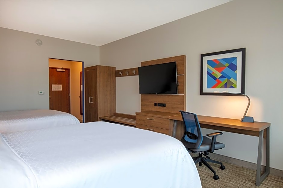 Holiday Inn Express & Suites Beloit