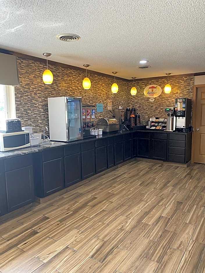 Super 8 by Wyndham New Hampton