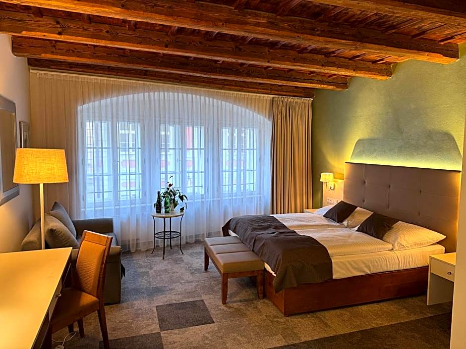 The Golden Wheel Boutique Hotel