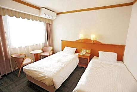 Twin Room B, Non-Smoking, High Floor