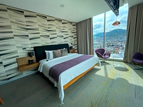 Deluxe Junior Suite King Bed