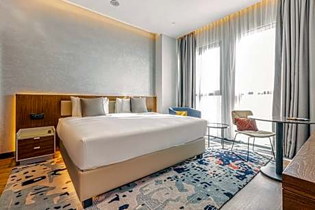 One-Bedroom Deluxe King Suite