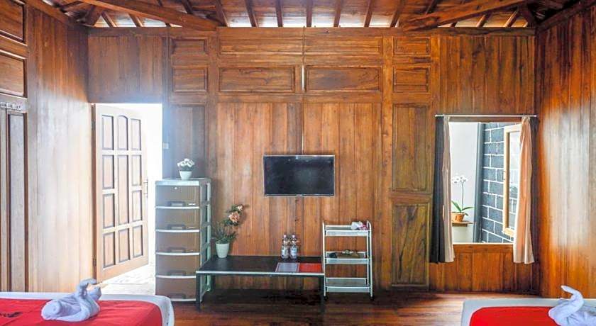 RedDoorz Syariah near Terminal Mendolo Wonosobo 2