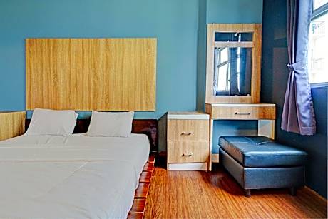 OYO Life 92984 The Suites Metro Apartement By Echie Property