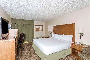 The Grand Inn Peoria