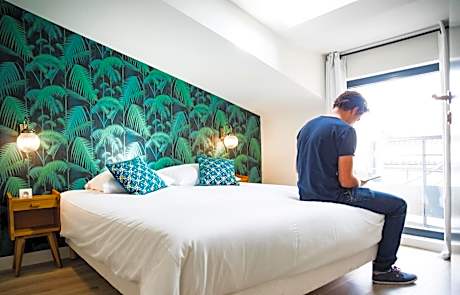 Georges Hostel & Café