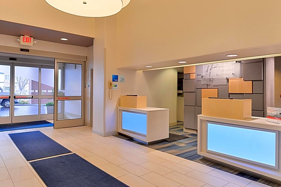 Holiday Inn Express Woodland By IHG