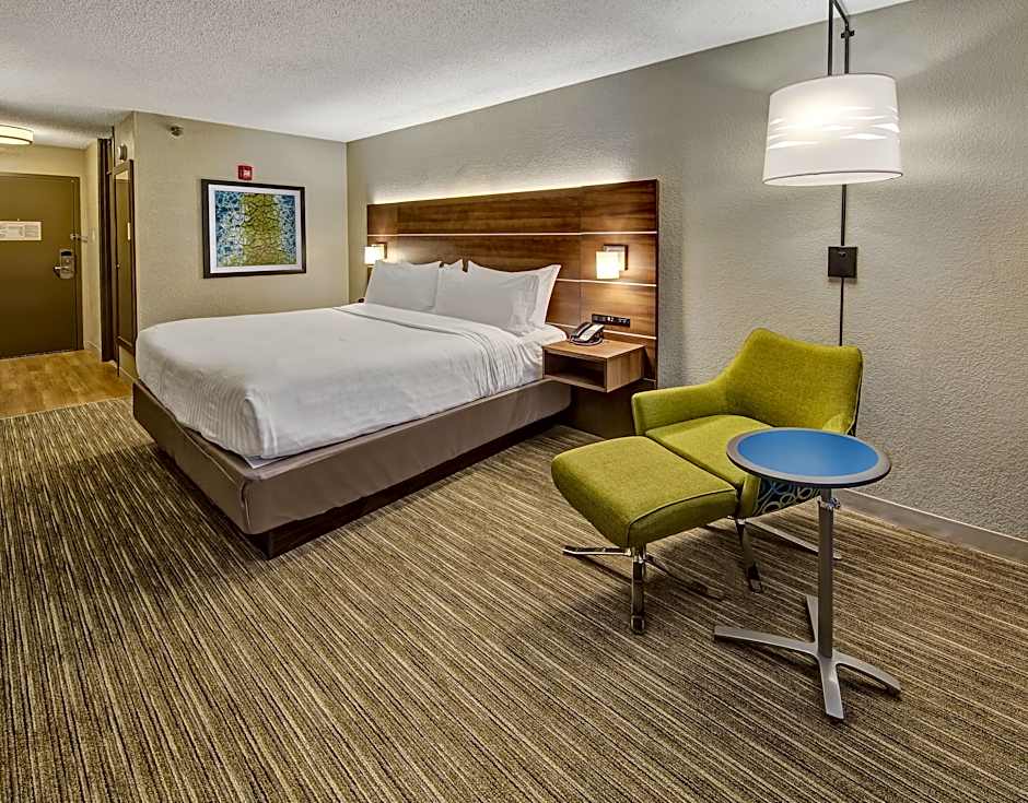 Photo 1 of 3 of Standard 1 King Bed, Hearing Accessible, Roll in Shower