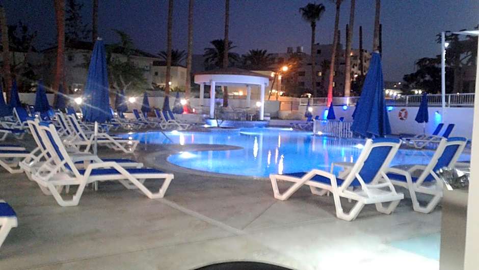 Captain Pier Hotel