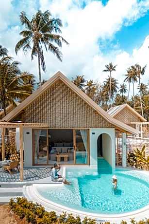 Villa with Private Pool - Beach Front