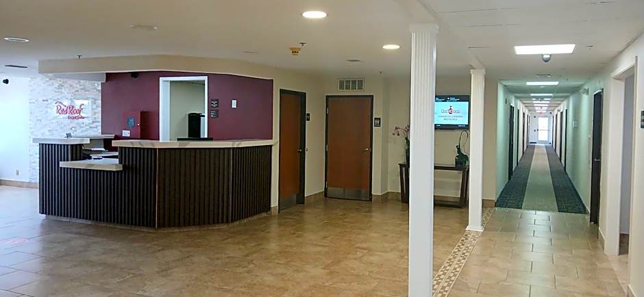 Red Roof Inn & Suites Euless - DFW Airport Southwest