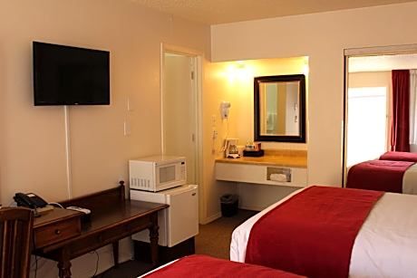 Deluxe Queen Room with Two Queen Beds