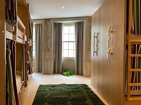 Bed in 8-Bed Mixed Dormitory Room