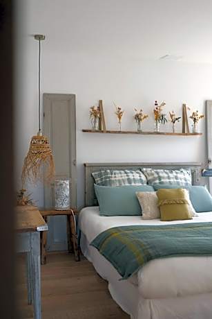 Queen Room with Pool View